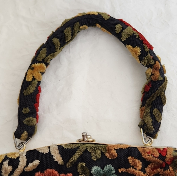 John Wind Chenille Floral Purse - Picture 11 of 14